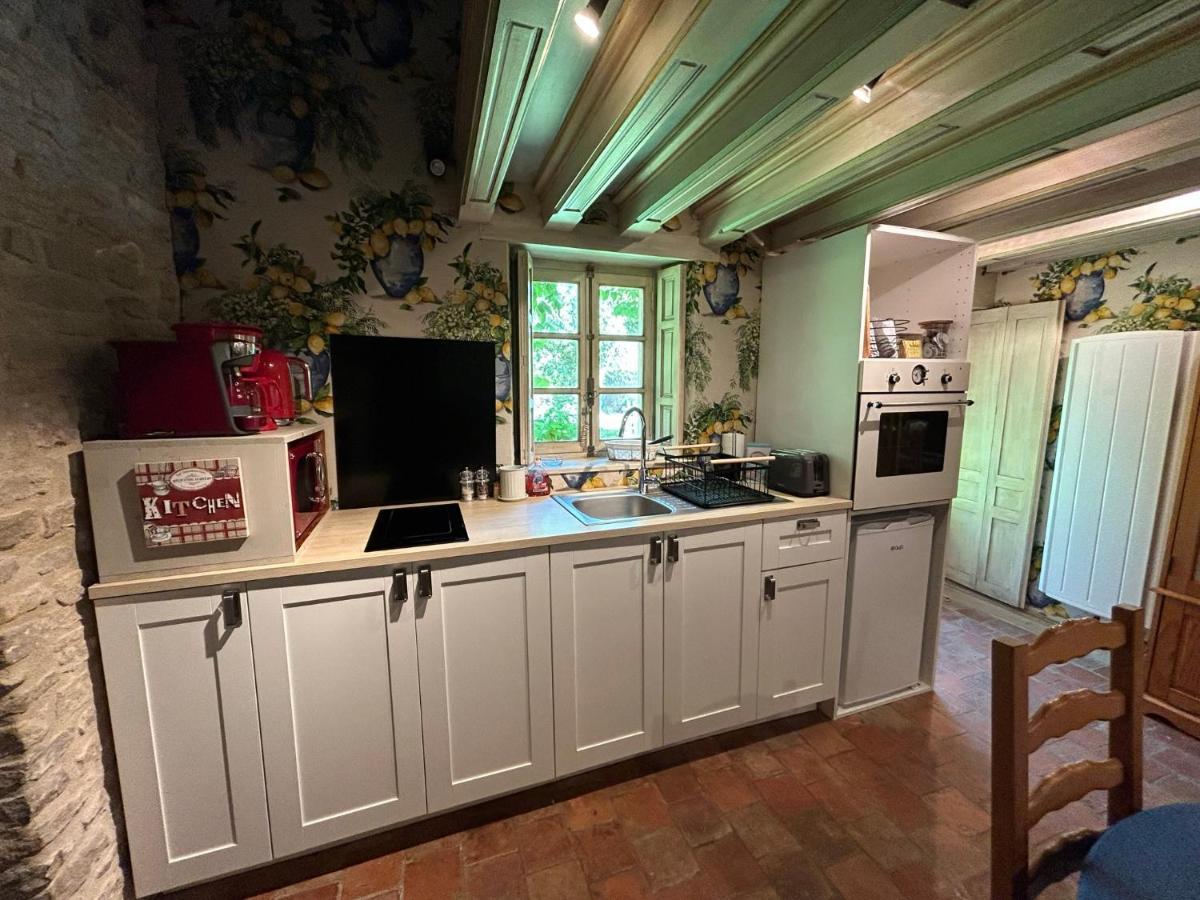 Charmant Logement Dans Un Ecrin De Verdure Le Manoir  エクステリア 写真